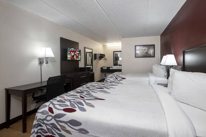 Room 8 of 25