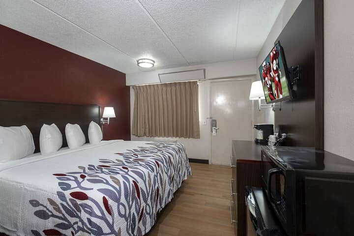 Room 6 of 25